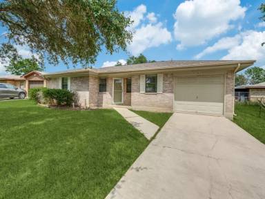 Main picture of 601 Wildflower Cir