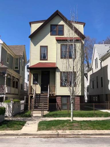 Main picture of 1120 W Barry Ave