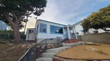 Main picture of 3015 S Peck Ave