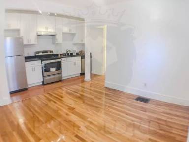 Main picture of 17 Higgins St