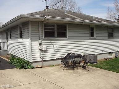 Main picture of 5805 Webster St