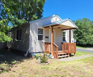 Main picture of 403 NW 14th St