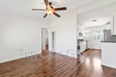 Main picture of 235 E 18th St