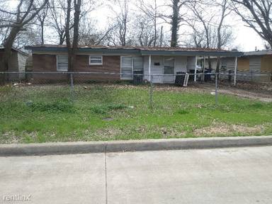 Main picture of 624 E 52nd St N