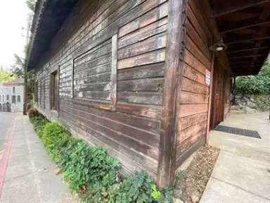 Main picture of 215 Sacramento St