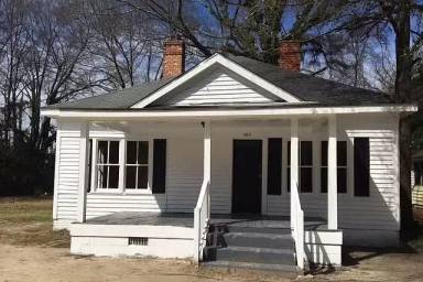 Main picture of 404 Bell Ave