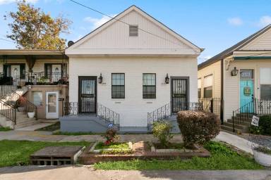 Main picture of 219 Lowerline St