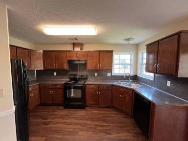 Main picture of 37 Brentwood Dr