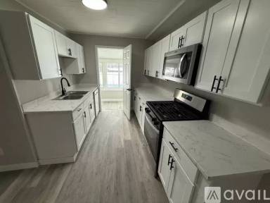 Main picture of 315 W Division St