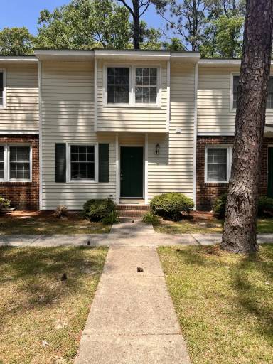 Main picture of 801 E Main St