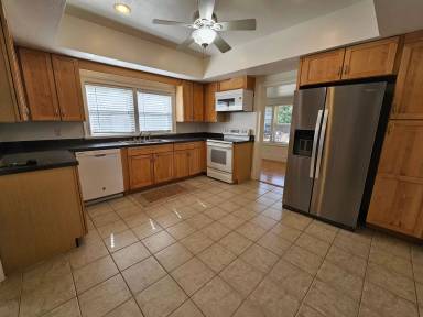 Main picture of 303 Ewell Ln