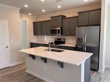Main picture of 248 Streamliner Blvd