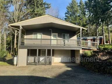 Main picture of 490 SE Alpine Ave