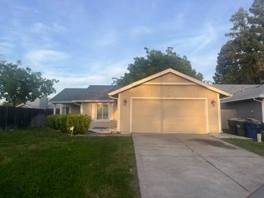 Main picture of 8185 Oak Landing Ct