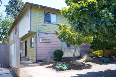 Main picture of 4934 NE 32nd Pl