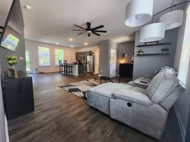 Main picture of 140 Currant Cir