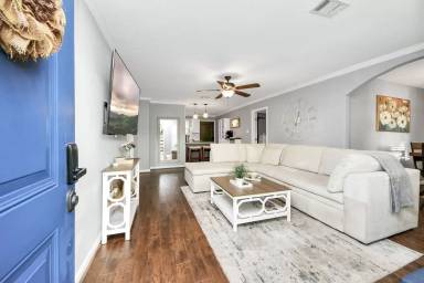 Main picture of 7032 Conley St