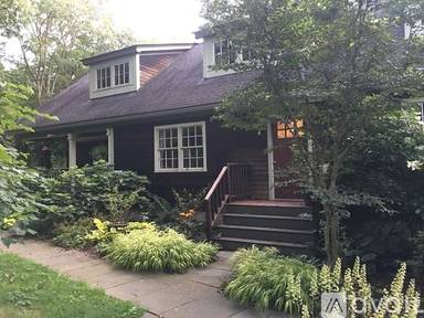 Main picture of 25 Upper Hook Rd