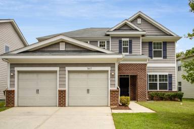 Main picture of 7007 Lake Grove Blvd