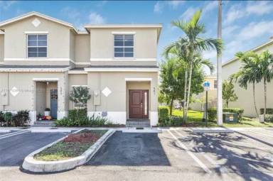 Main picture of 541 NE 5th Way