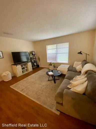 Main picture of 2207 W 12th St