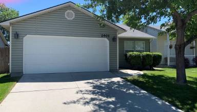 Main picture of 2401 E Cinnamon Ln