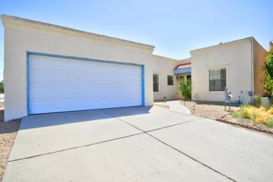 Main picture of 3900 Ladera Dr NW