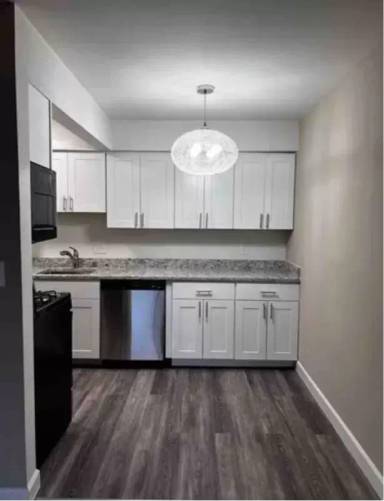 Main picture of 2131 N Summit Ave