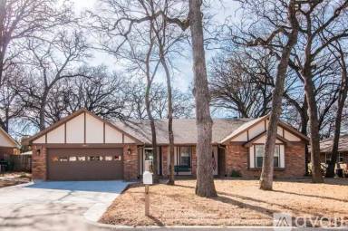 Main picture of 2947 Southridge Dr