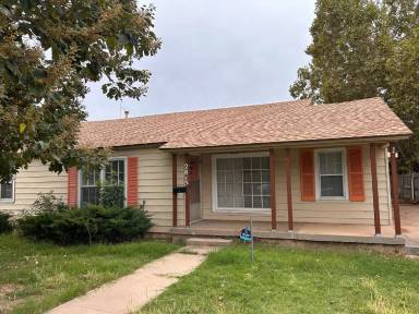 Main picture of 2815 33rd St