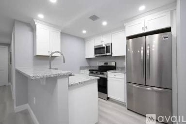 Main picture of 245 Elm St