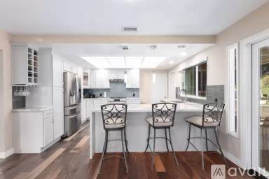 Main picture of 3610 Mary Ln