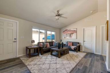 Main picture of 1825 C Ave