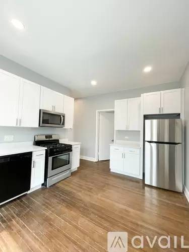 Main picture of 3135 N Paulina St