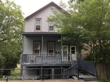Main picture of 830 E 6th St