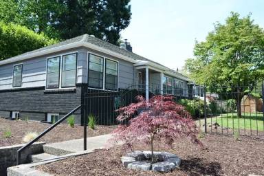 Main picture of 5725 N Montana Ave