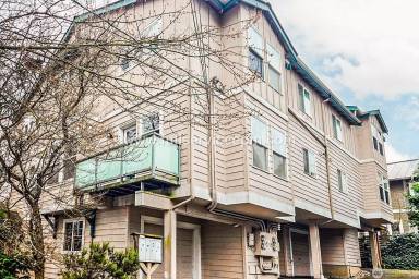 Main picture of 1920 E Union St