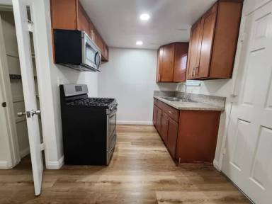 Main picture of 393 Adena St