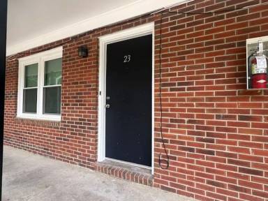 Main picture of 210 Colonial Dr