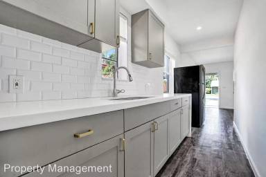 Main picture of 1421 NW 3rd Ave