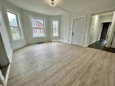 Main picture of 421 Walker St