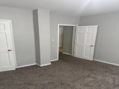 Main picture of 5602 W Congress St