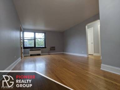 Main picture of 7320 N Ridge Blvd