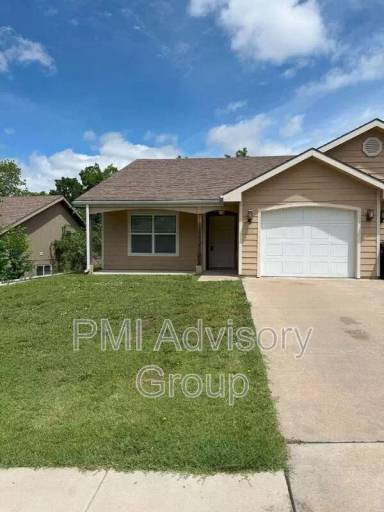 Main picture of 3328 SE Taurus Ave