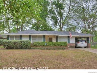 Main picture of 723 E Washington St