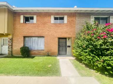 Main picture of 4613 S Mill Ave