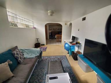 Main picture of 305 Scott Ave