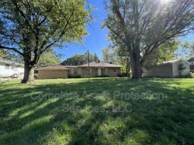 Main picture of 5548 Washington St