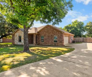 Main picture of 208 W Billington Dr