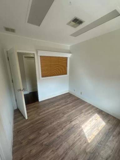 Main picture of 3233 E Broadway